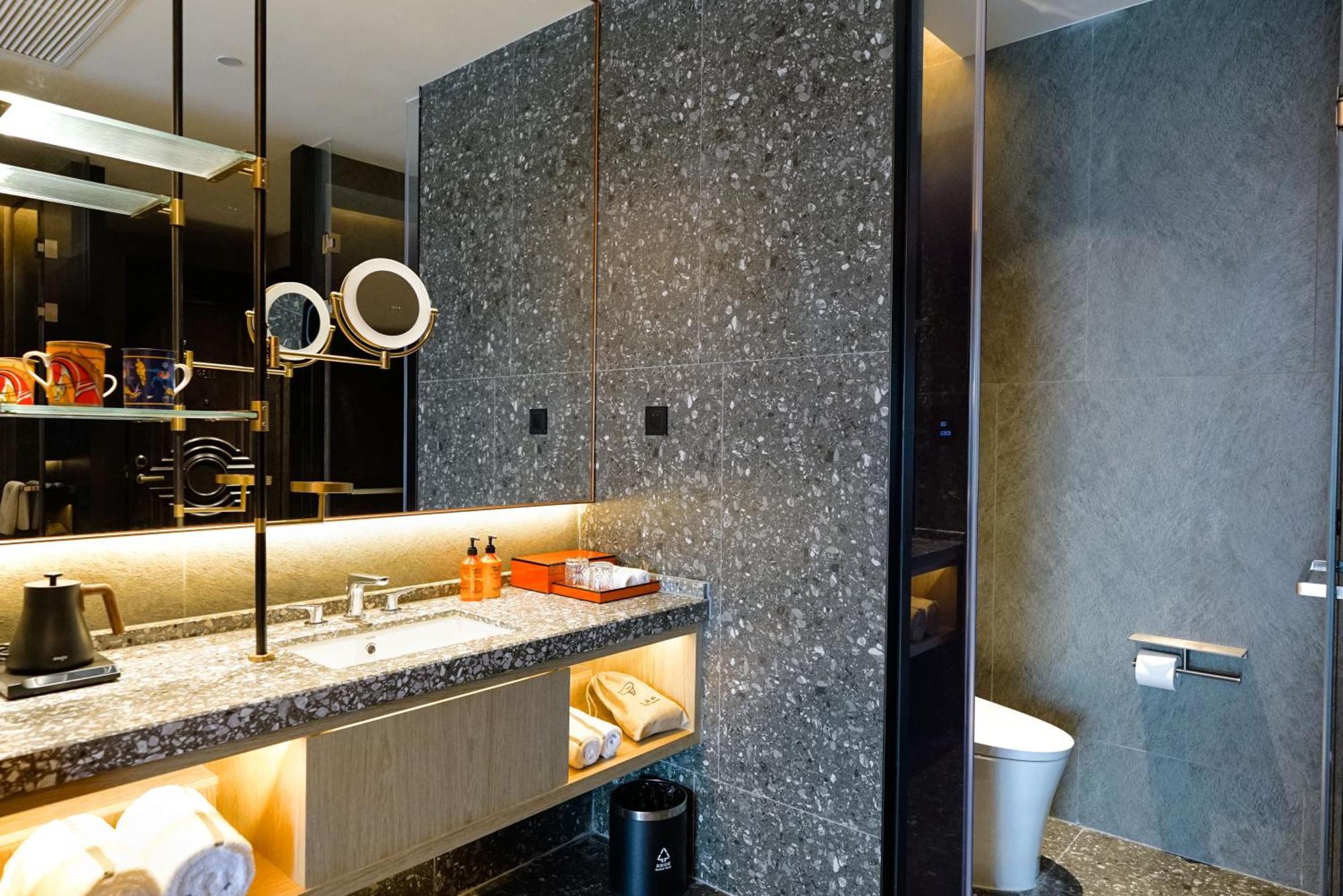 广州健康方舟骑士物语酒店-东沙地铁站店-24 小时咖啡下午茶-广交会期间免费提供往返琶洲展馆巴士酒店